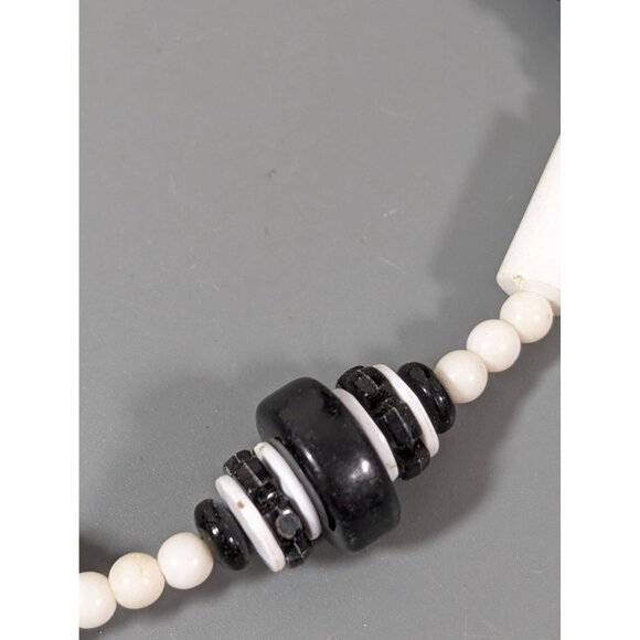 Vintage Black White Lucite Bead Choker Necklace Mid Century MOD 16" - Picture 3 of 10